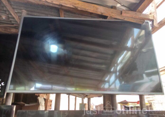 55 inches philip TV for sale in ikeja