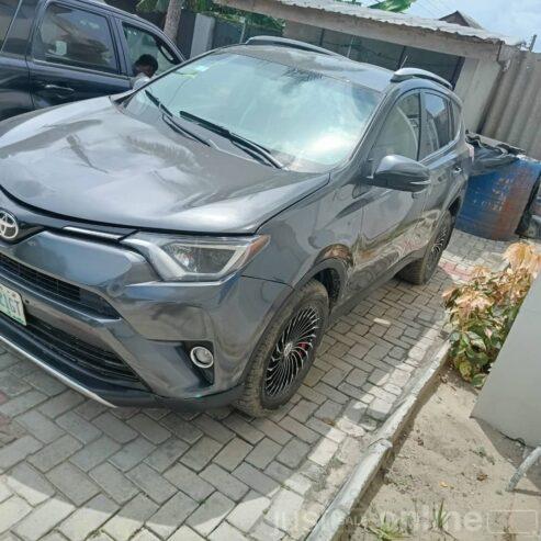 Nigerian Used Toyota RAV4 2014 model for sale