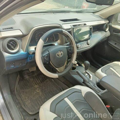 Nigerian Used Toyota RAV4 2014 model for sale