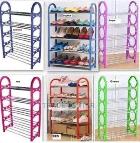 Plastic shoe rack with metal rods