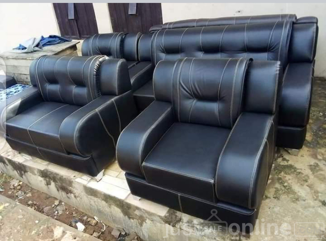 Quality complete sofa for sale in Ikorodu