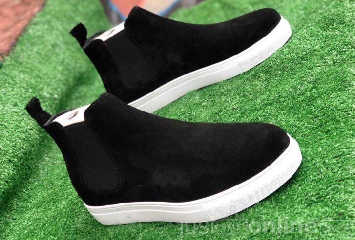 Chelsea boot on capsole