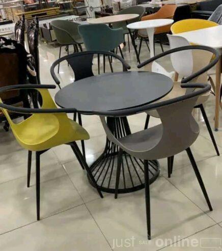 Restaurant chair and table available in Ojo Alaba