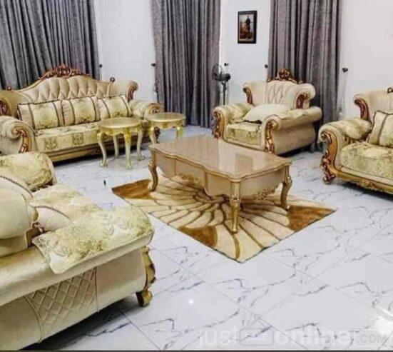 Complete royal 7 seater sofa for sale in Ikorodu