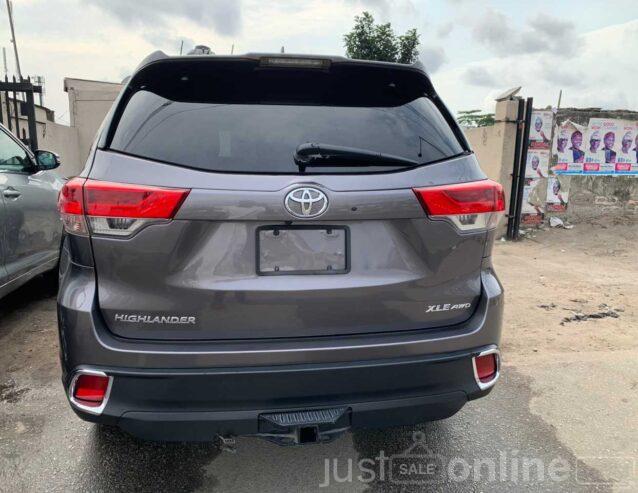 Toyota Highlander for sale in Surulere