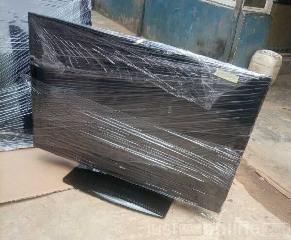 42inches LG LED TV for sale at ikeja