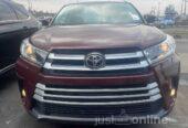 Toyota Highlander limited edition for sell at Surulere