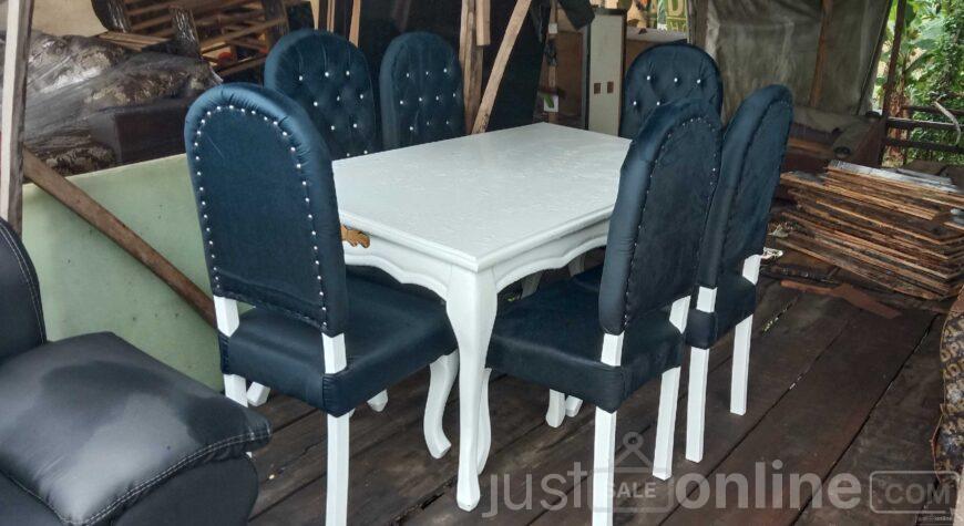 Dinning table for sale at Ikorodu