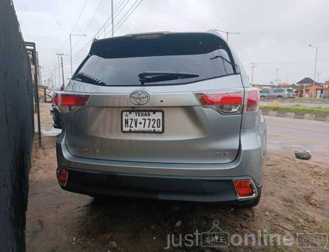 Toyota Highlander for sale in Surulere