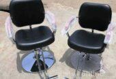 Unisex saloon chair for sale in Alaba