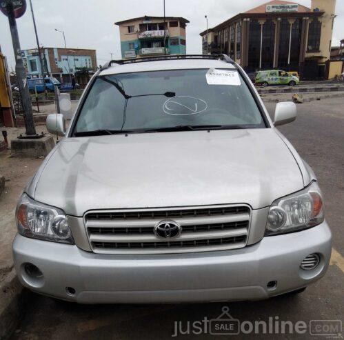 Toyota Highlander for sell at surulere