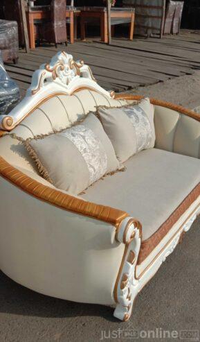 Royal chair for sale at Ikorodu