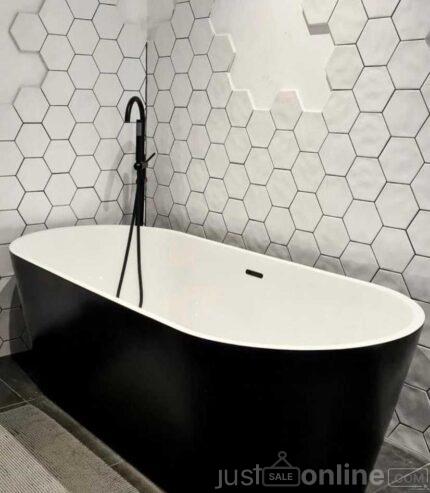 Bathtub for sale in Orile Coker