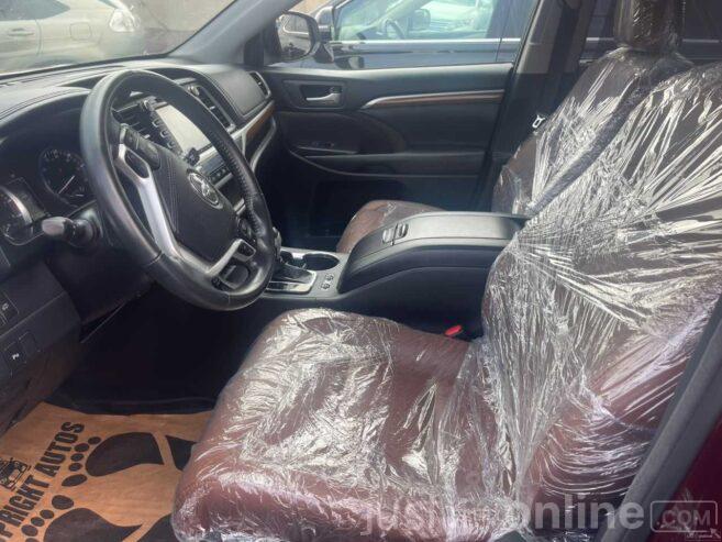 Toyota Highlander limited edition for sell at Surulere