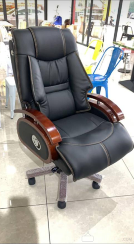 Big executive swivel chair for sale in Alaba