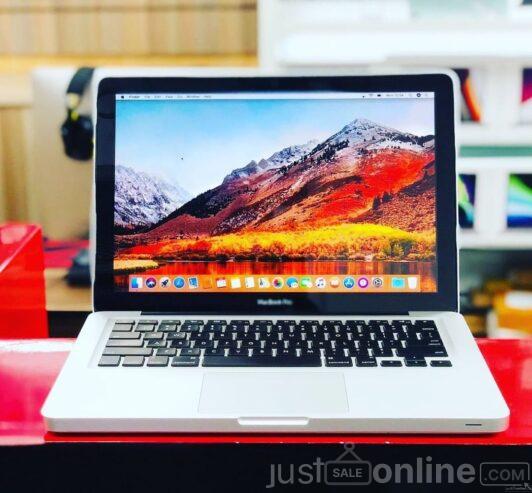 Company Apple Macbook FOR SALE