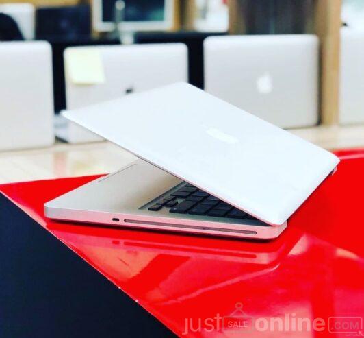 Company Apple Macbook FOR SALE