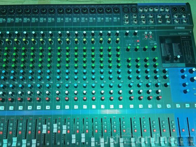 Yamaha audio mixer MG24XU