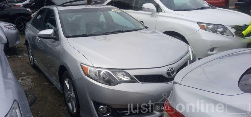 2013 toyota camry SE for sale at apapa Berger Lagos