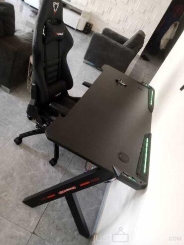 Gaming desk with lights for sale In Ojo Lagos