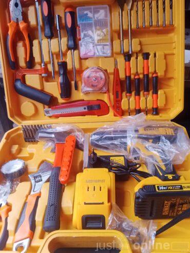 DeWalt battery cordless drill machine