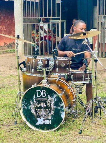 Drummer boss professional drumset available for sales i