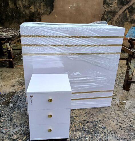 Receptionist Table for sale in mushin