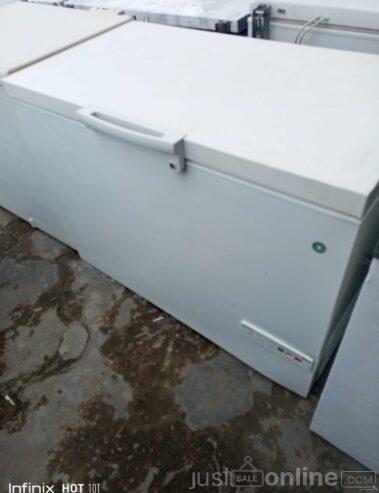 Bosh Deep freezer for sale in surulere