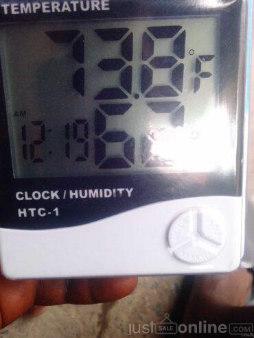 Clock /Humidity