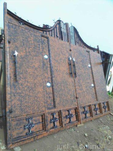 12ft Open and close gate for sale at Ikorodu