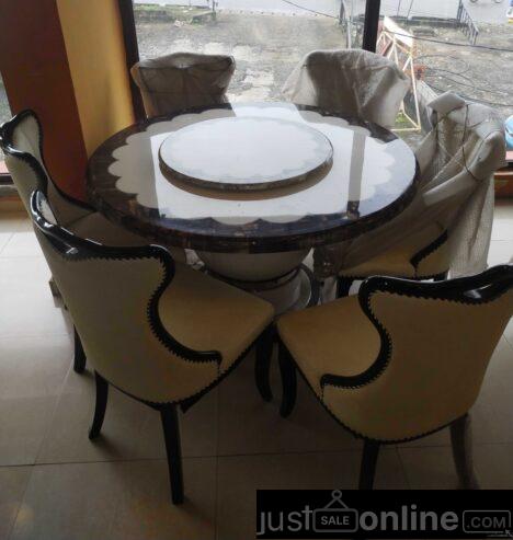 Complete Set of Dining Table for sale in ikorodu