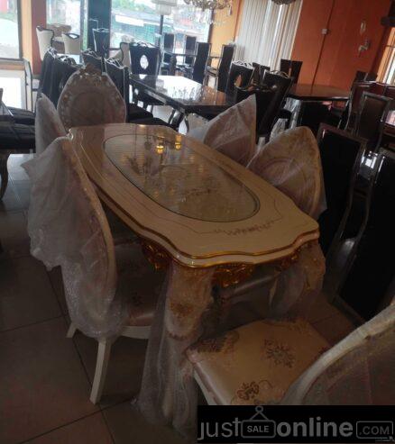 Complete Set of Dining Table for sale in ikorodu