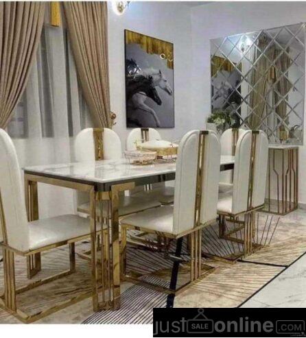 Dining table with chairs available in Ojo