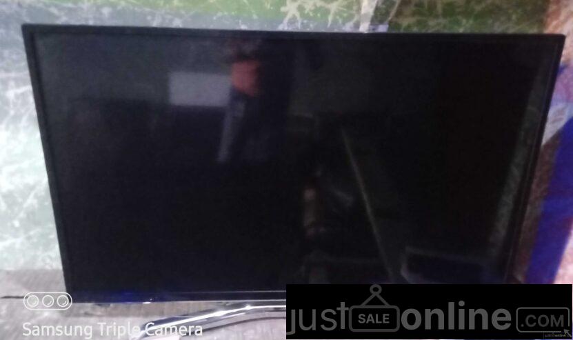 42 inches JVC smart TV for sale in ikorodu