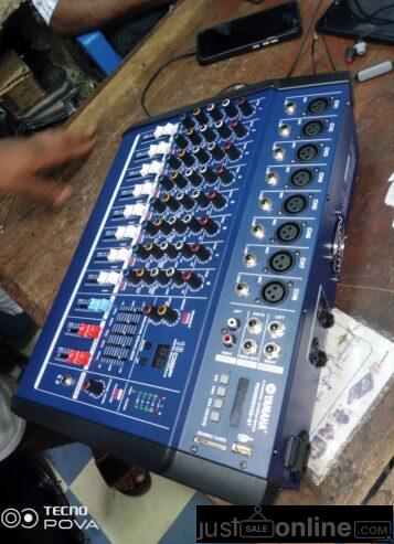 Yamaha power mixer in Alaba