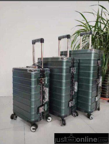 Quality plastic traveling box for sale at tradefair Market