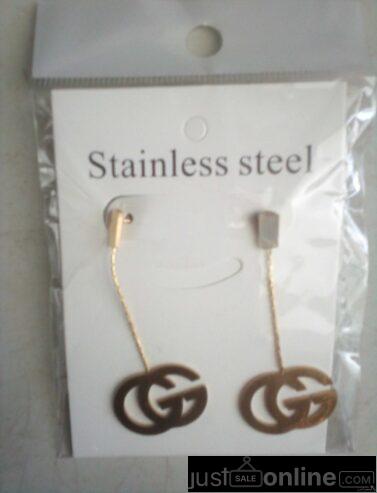 Different design of only earring steel