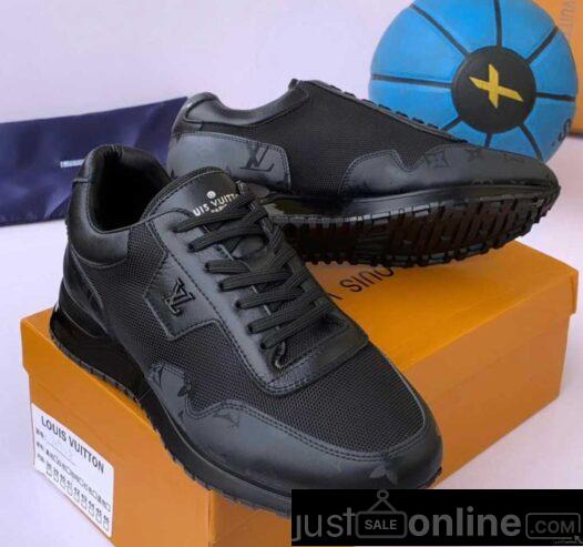 LOUIS VUITTON NICE FOOTS SIZES 40 – 46 NEW PRICE N45,00