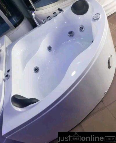 Jacuzzi Bath Tub for sale at Coker Orile