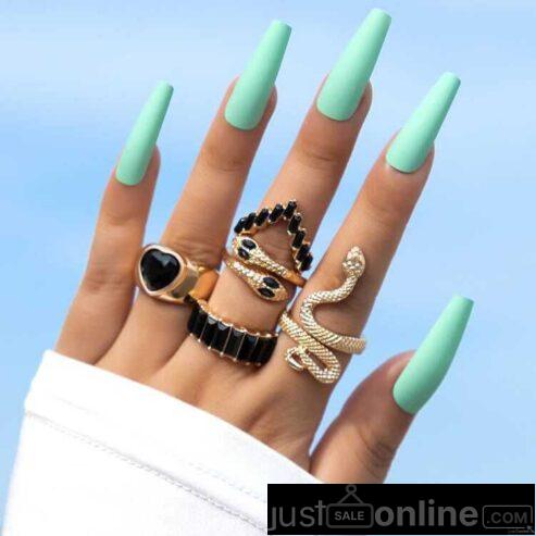 Fancy knuckle rings set for sale at tradefair market