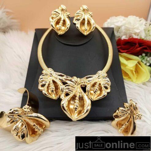 Luxury costume jewelry set for sale at tradefair market