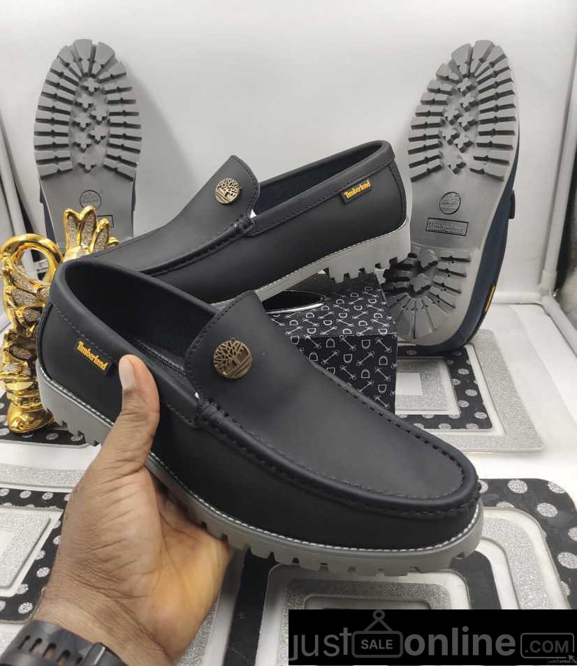 Original Louis Vuitton Sneakers in Lagos Island (Eko) - Shoes