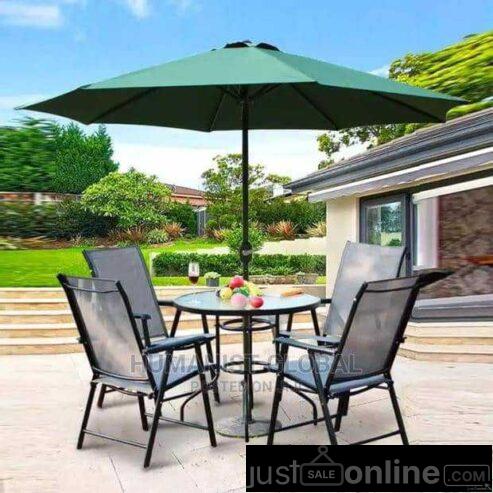 Outdoor umbrella with 4chairs