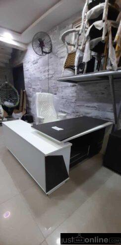 1.6 meter Executive office table for sale at ojo Alaba marke