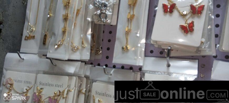 Bod tye neckchain for sale at trade fair market