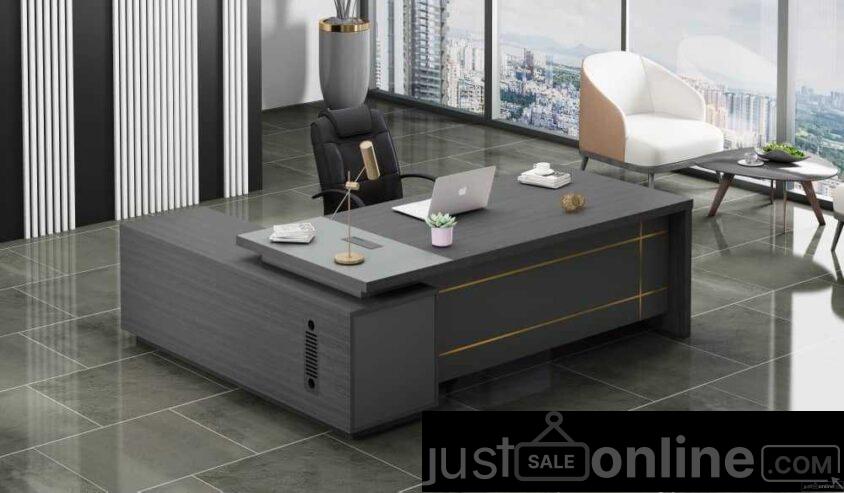 1.6 meter Executive office table for sale at ojo Alaba marke