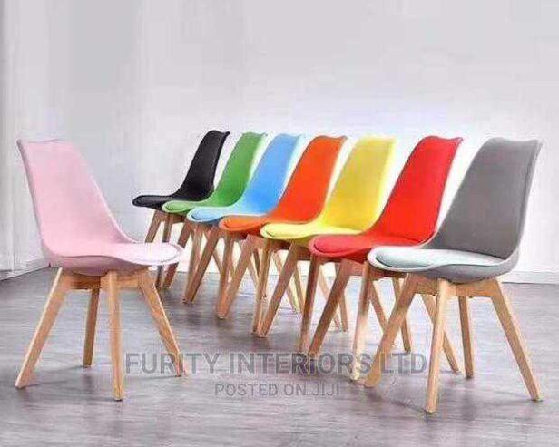 Plastic bar chair