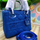 Ladies wholesale handbags available for good quality