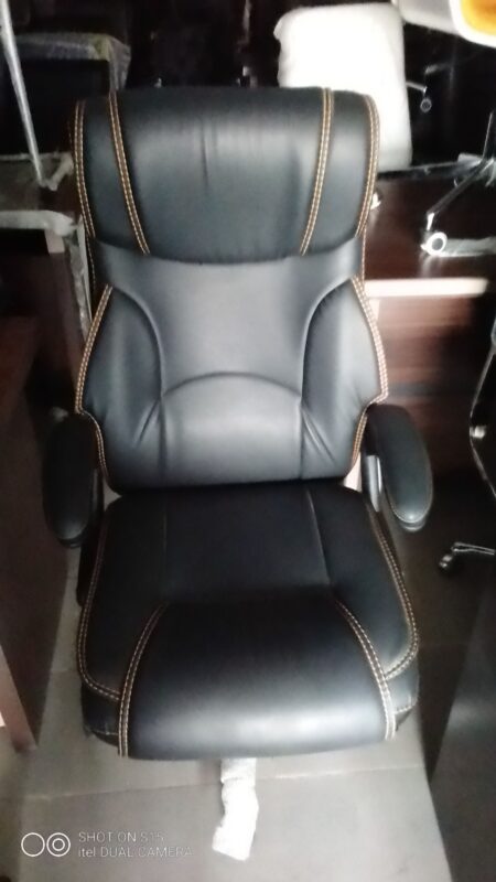 Office chair for sale at ojo alaba