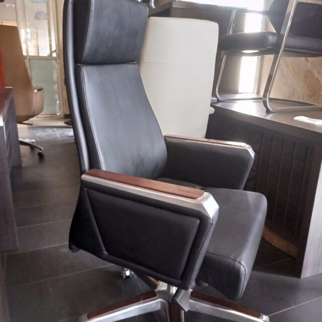 Senior Executive Office Chair – Ojo Lagos